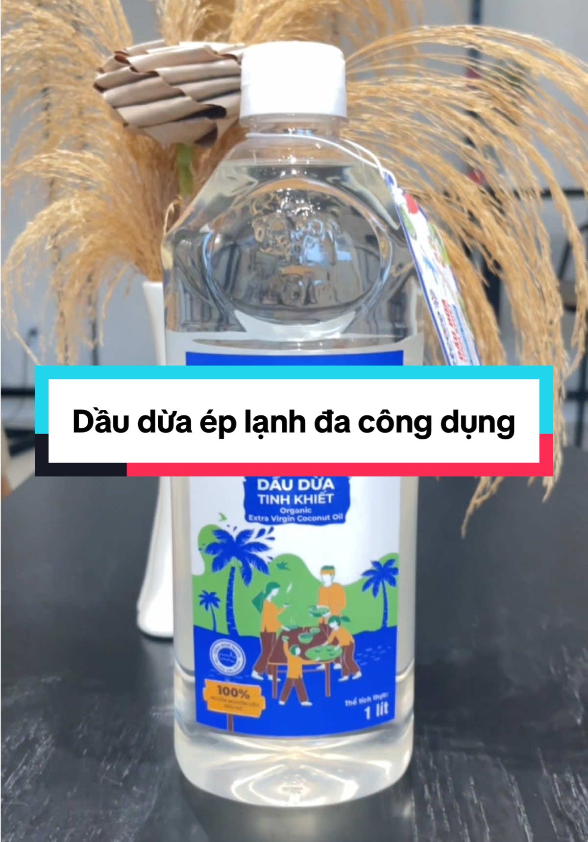 Em dầu dừa ép lạnh #vietcoco này cân hết cho mấy bà từ uống, súc miệng, cho tới massage da, ủ tóc, gội đầu.  #dauduavietcoco #dauduatinhkhiet #dauduauong #dauduaeplanh #dauduaorganic #dauduavohalinh #dauduasucmieng #muataitiktok #viralvideo 
