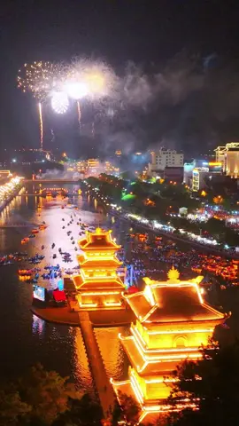 #PlacesVietnam #vietnamtravel #dulichvietnam #daokhecoc #dulichninhbinh #tourninhbinh #bookingninhbinh #ninhbinh #ninhbinh35 #dulich #khamphavietnam #homestay #tranganninhbinh #tamcocbichdong #muacave #baidinhpagoda #AsianTravel #tourism #travel #vietnam