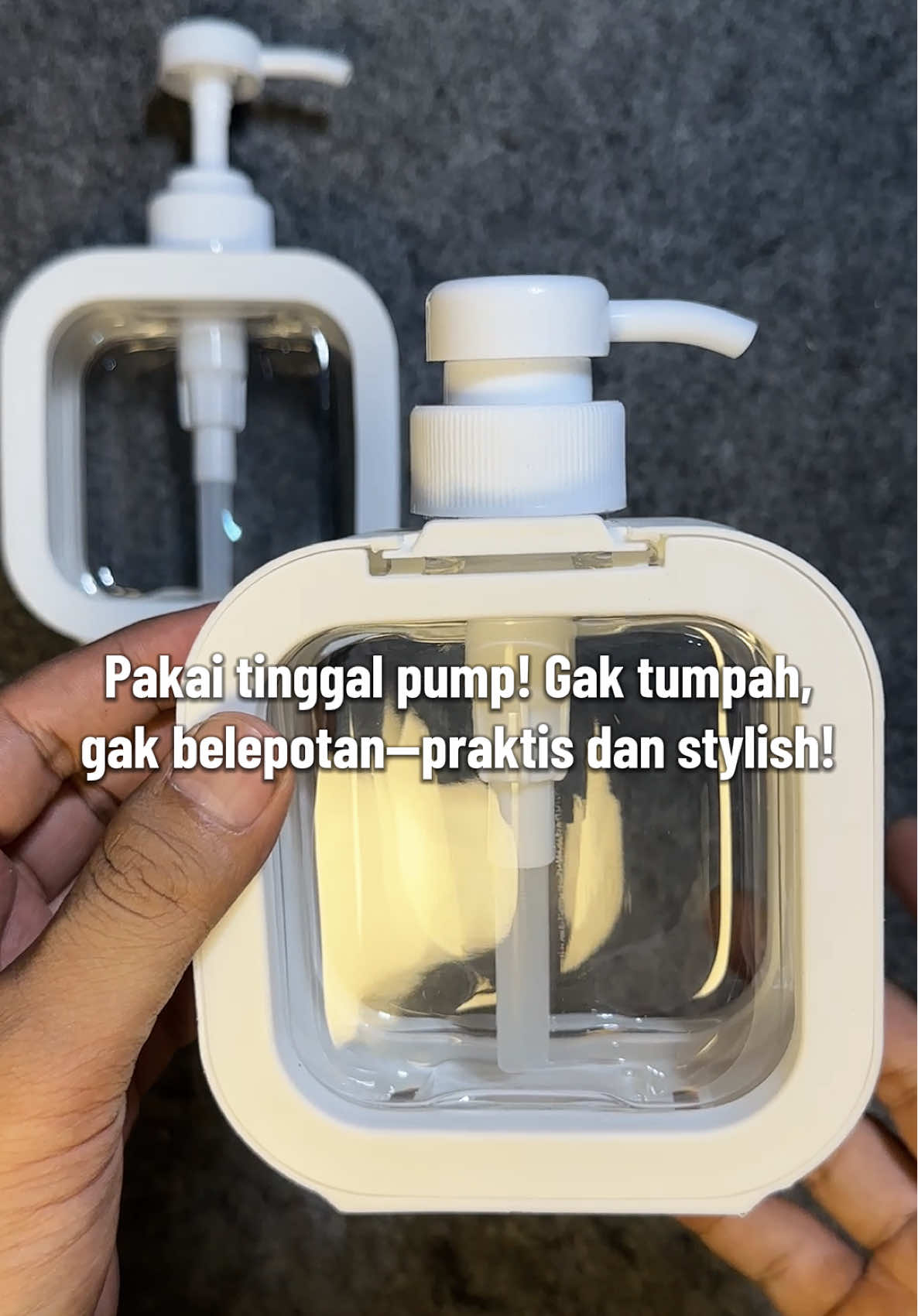 Cocok buat sabun, sampo, lotion, bahkan hand sanitizer. Desainnya minimalis, bikin rumahmu makin estetik! #botol #botolsabun #homeliving 