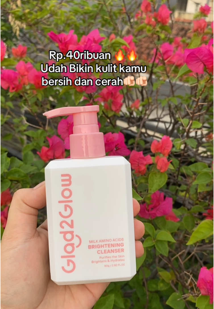 Pembersih wajah glad2glow bikin kulit kamu bersih dan cerah #glad2glow #pembersihwajah #sabuncucimuka #cleanser #facialcleanser 