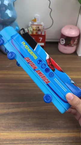 Which kid can resist such a cool little train pencil case! It's double-layered and has a large capacity! It's beautiful and practical. Hurry up and prepare it for your little baby at home #Doublelayerpencilcase #Largecapacitypencilcase #Pencilcase #StationeryAmway #StudySupplies 
