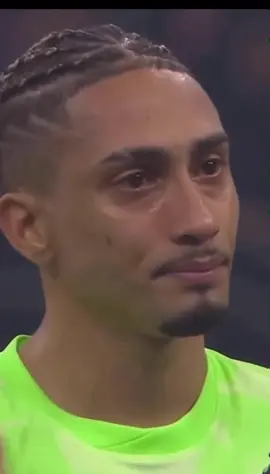 #Raphinha está roto #Fcbarcelona #championsleague 🥺#Raphinha llorando 
