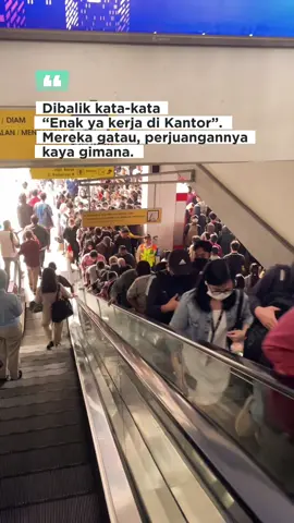 5 fakta unik kerja dikantor : 1. Jenjang karir yang cepat, cepat naik jabatan, cepat naik gaji, cepat juga dipecat/resignnya. 2. Berfikir kreatif jadi makanan setiap hari, kadang sampe sakit karna bnyk fikiran. 3. Banyak ilmu yang gada disekolah atau kampus, dan hanya ada dikantor, contoh: menjilat atasan. 4. Bisa implementasi beberapa ilmu dikantor untuk di rumah, organisasi, bahkan bisnis sendiri, contoh : Wajib Fastrespon WA dari bos. 5. Ga sedikit karyawan yang punya sidejob sesuai dengan skill yg didapat dari kantor, asal bos gatau. #officelife #karyawankantor #karyawanlife #corporatelife #tipskerja #anakkereta 