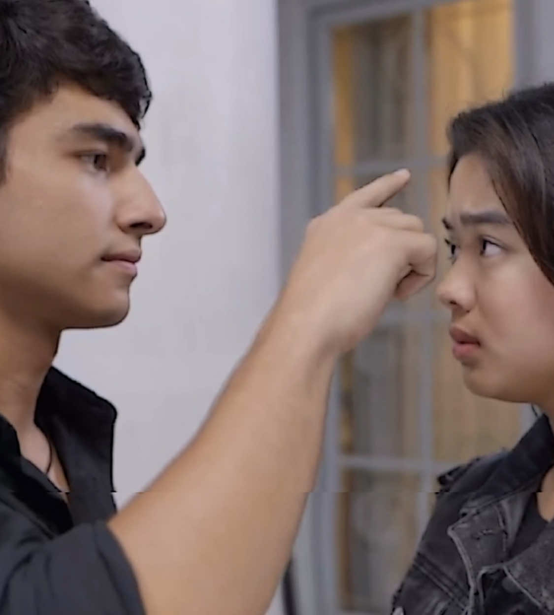 anjrriiittt cuma touch forehead  doang bisa bikin baper tingkat dewa😭🫵🏻  #harqeel #harryvaughan #aqeelacalista 