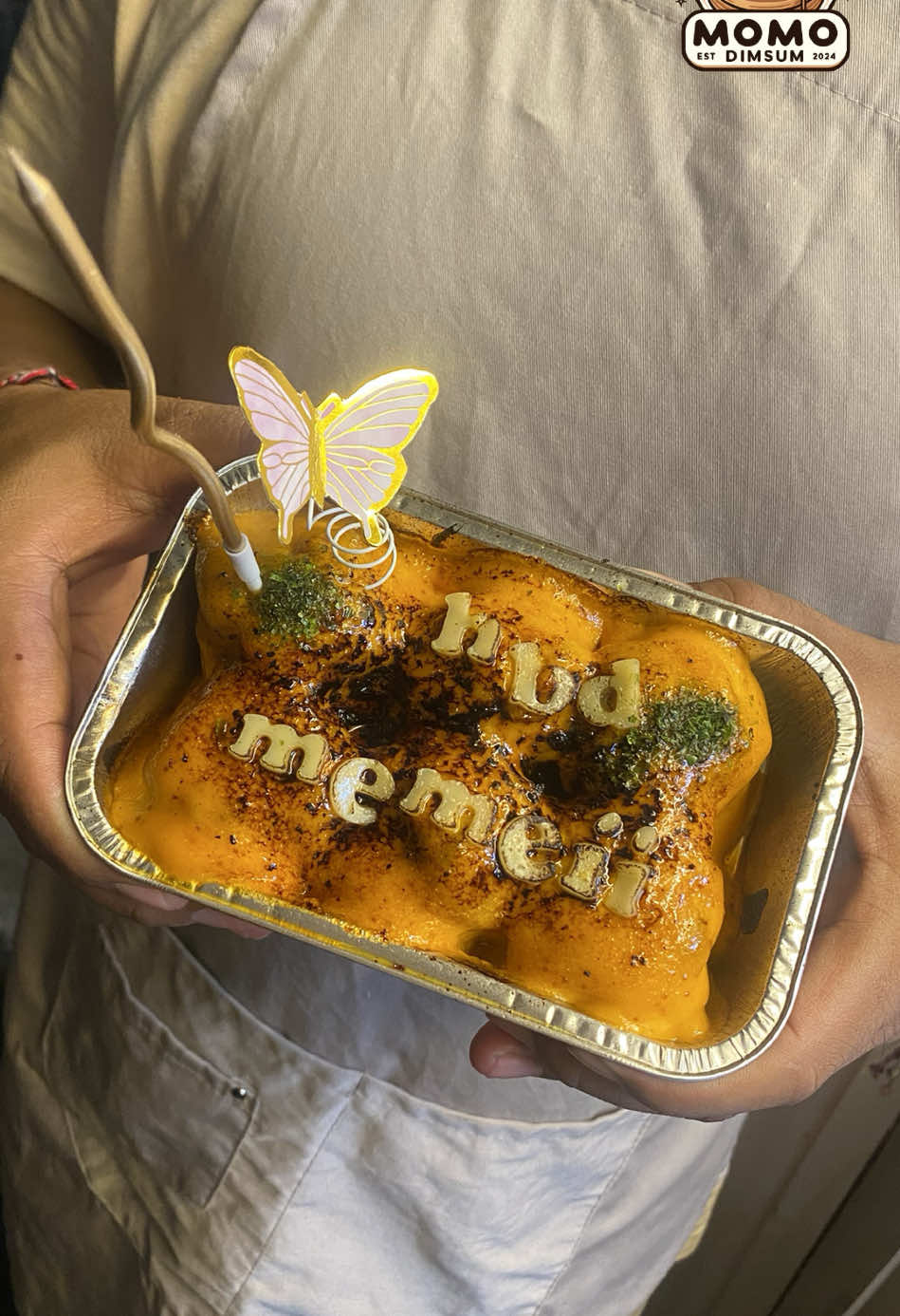 Hallo Sobat Momo 🤩🔥 Litlle Birthday Gift dari Momo Dimsum sudah bisa dipesan ya Include: - Dimsum Mentai isi 6pcs - Lilin 1pcs - Hiasan  - Chili Oil 25ml 1pcs #momodimsum99 #dimsumbirthdaycake #dimsumhalal #dimsumjakbar 