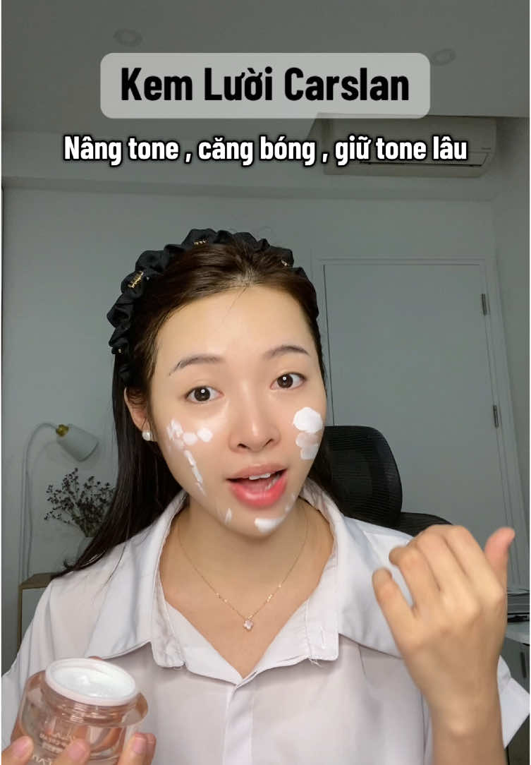Nâng tone đẹp, giữ tone lâu  Thay thế makeup luôn #xuhuong #reviewlamdep #xuhuongtiktok #viral #kemluoi #kemluoinangtone #kemluoitrangdiem #kemluoimakeup #kemluoicarslan #carslan #carslancosmetics #carslancosmetic #carslantoneupcream #toneupcream #kemtoneup #vananhonni 