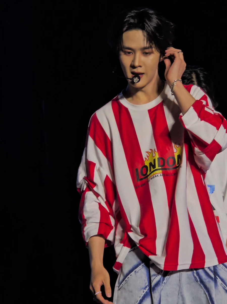 Love Talk - WayV SMTOWN LIVE CDMX #cdmx #fyp #FYP #kpop #concert #smentertainment #wayv #wayzenni #nctzen #smtown #smtowncdmx @WayV Official 