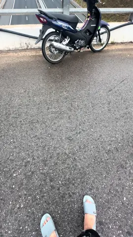 + 1 máy đi một mik🙁