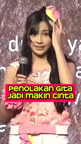 MAKIN DITOLAK MAKIN CINTA🥰  Source: JKT48 TV (Te wo Tsunaginagara/Sambil Menggandeng Erat Tanganku) #jkt48 #jkt48newera #gitajkt48 #tewotsunaginagarajkt48 #jkt48tv 