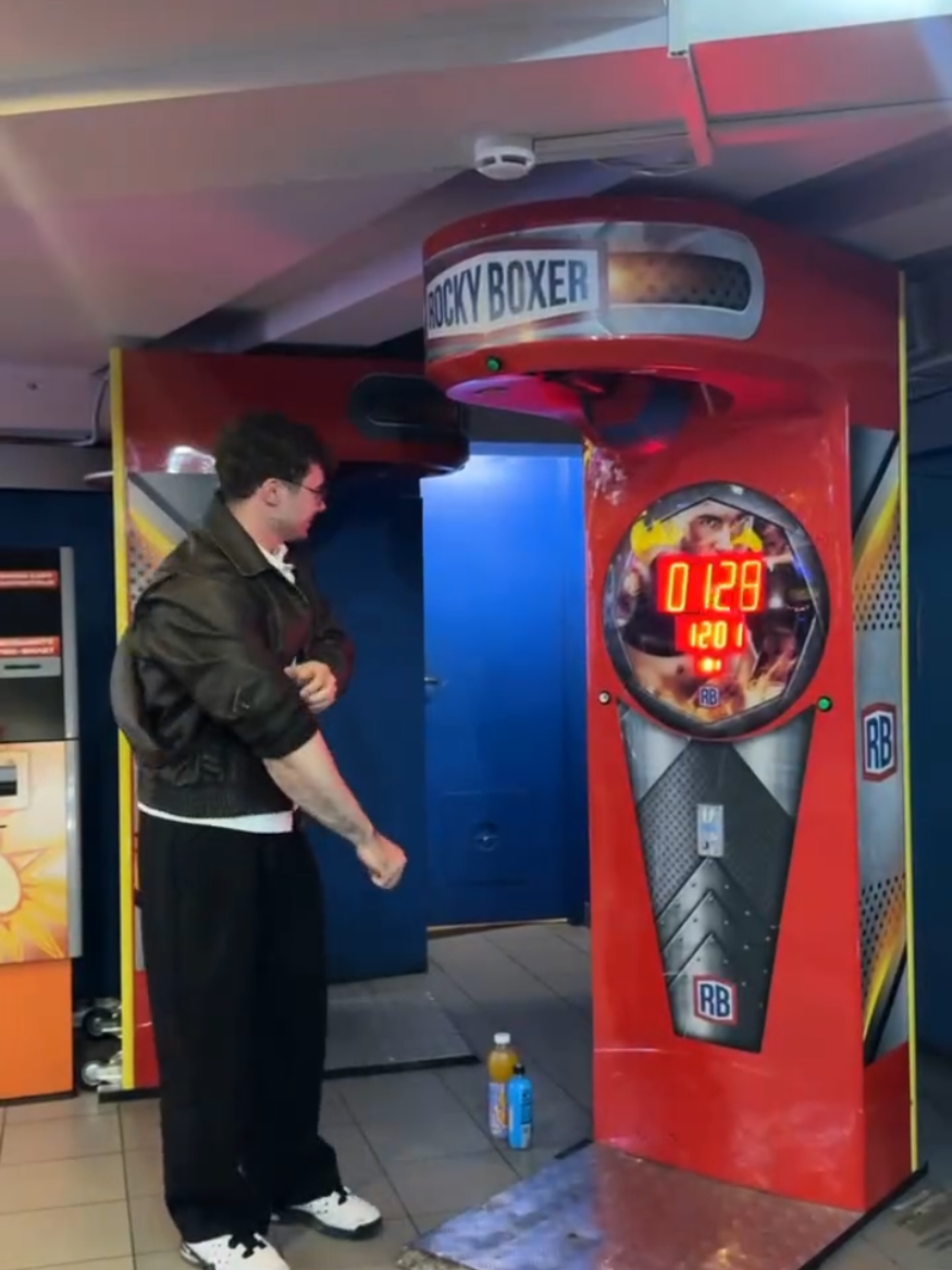 #box #boxing #fight #kick #akimbo #arm #boxeo #boxing🥊 #бокс #удар #груша #kickboxing #fighting 