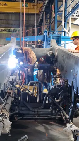 merah dan biru 🥵🥶#CapCut #welder #pertambangan #weldertambang 