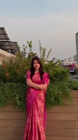Item boom ✨ saree @Time Gift Corner ❤️✨#dance #fyp #sumaiyamimu #mimurani #viral 