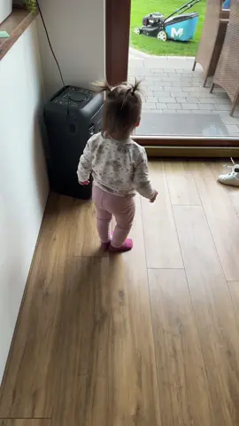 Ulubiona piosenka 1,5 rocznej córeczki 😅❤️😊😊#trend #dance #kanibal #viral #małatancerka 