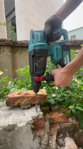I recommend this Makita electric hammer, which has three gears to choose from, improving work efficiency, making it easy to cut, polish, and polish. It is more cost-effective to purchase in the live broadcast room #Makita #powertools #tools #Work #makitatools #electrichammer 