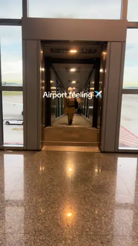 The best healing feeling gitew 🫣 X kisah la domestic ke , international ke 😝 #airport #airportvibes #feelinggood #healing #fyp #foryoupage 