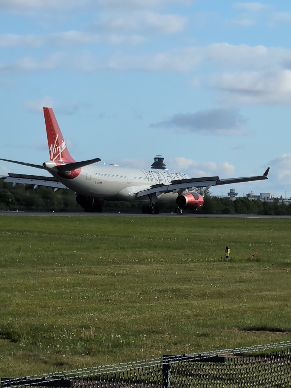 Virgin Atlantic Airbus A330-300 touching down from Orlando, Florida Runway 05R 🇺🇸 @VirginAtlantic  #planespotting #manchesterairport #fyp #viralvideos #aviation #virginatlantic #a330 