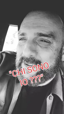 CHI SONO IO... #citazioni #perte #neiperte #voce #fyp #frasimotivazionali #emozioni #monologo #viralvideos #ciaobelli #stefanolocci #lavocepiubelladitalia 