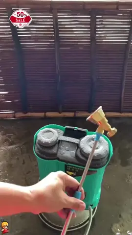 Để phun thuốc trừ sâu, dùng đầu phun hơi nén này, có thể điều chỉnh cỡ. 🚜