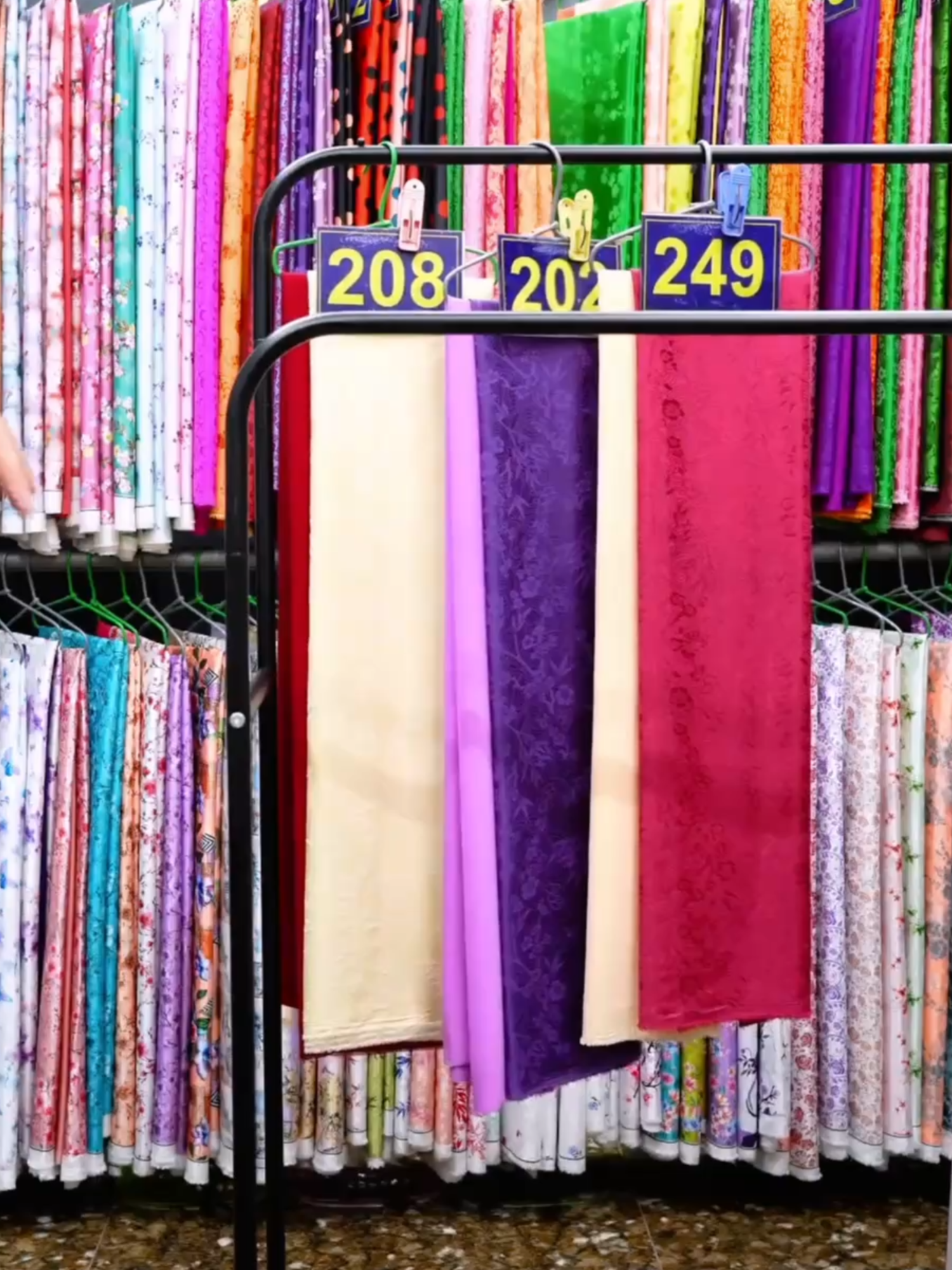 Lụa Ánh Kim Vải #mayaodai #u30#vaigam #vaiaodai #thinhhanh #xuhuongtiktok #vải