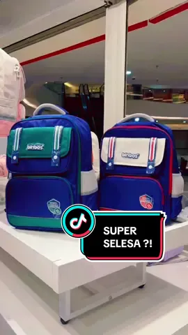 Sun Eight Matez – Beg Sekolah Super Selesa & Ringan! 🎒 • 💡 FLOATECH™️ Straps – Kurangkan beban hingga 57% • 🪶 Ultra ringan – Tak rasa berat langsung! • ❄️ Padding tebal & bernafas – Kekal sejuk & selesa • 🔒 Buckle dada – Lebih stabil & terletak • 💧 Kalis air – Buku kekal kering & bersih • ✅ Mesra kesihatan – Bebas bahan kimia bahaya • 🌟 Garis reflektif – Lebih selamat waktu gelap • 📚 Ruang besar – Muat buku, bekal & banyak lagi! • 🗂️ Poket berlapis & pelbagai fungsi – Barang tersusun kemas • ☂️ Poket sisi – Untuk botol & payung Pilihan bijak untuk si kecil aktif! 🌈 Nak tahu warna & stok terkini? Jom DM kami sekarang! 💬 #suneightmalaysia #suneight #bagergonomic 