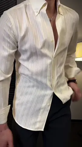 Cũng là Âu phục nhưng giao diện phóng khoáng với sơ mi seersucker #blazer #suit #harold #fashion 