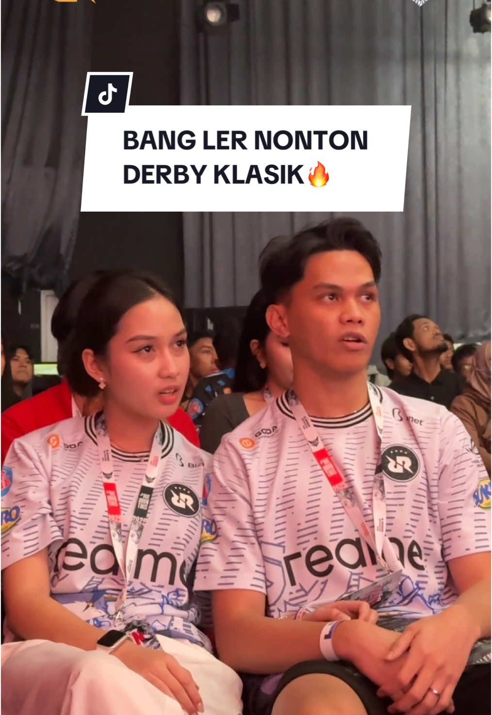 Bangler sama ketua dateng langsung dukung RRQ🔥💪🏻 @Skylar @RRQ Dyffaa  #teamrrq #vivarrq #MobileLegends #mplids15 #mplindonesia 
