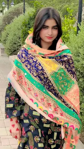 #سنگت_ویڈیو_وائرل_کریسو_آپ_ہیں🥀laiba fareed vlogs#1millionviews #unfreezemyacount🙏😭 #flypシ #plztiktokunfrezemyaccount #laibafareedvlogs #🌼🙈✨🎇 