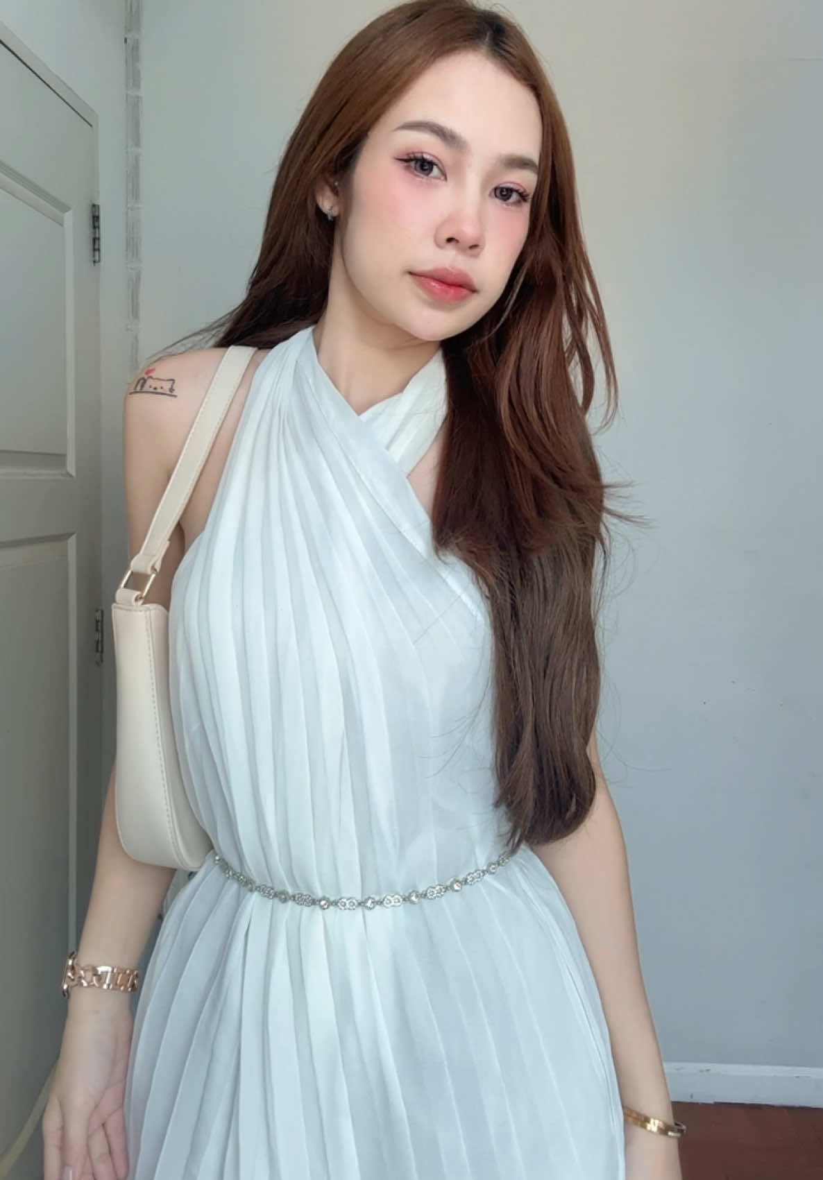 ชอบสีขาวมากกกช่วงนี้ 😽 #เดรสสีขาว #เดรสสีขาวลุคคุณหนู 