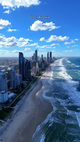 Welcome to the best city in Australia 🇦🇺📍Gold Coast, Australia 🏙️#goldcoast #australia #queensland #brisbane #sunset #australiatiktok #aussie #aussietok #australian #fyp #australiatravel #tiktokaustralia #australia🇦🇺 #viral #aussietiktok #aus #visitaustralia #visitqld #surfersparadise #sydney #melbourne #perth #traveltiktok #travellife #traveltok #backpacking #solotravel #beach #beachsunset #movingtoaustralia 