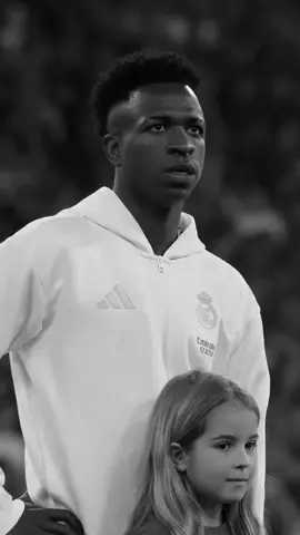 كم كان عمرك عندما شجعت ريال مدريد?😅 #realmadrid 
