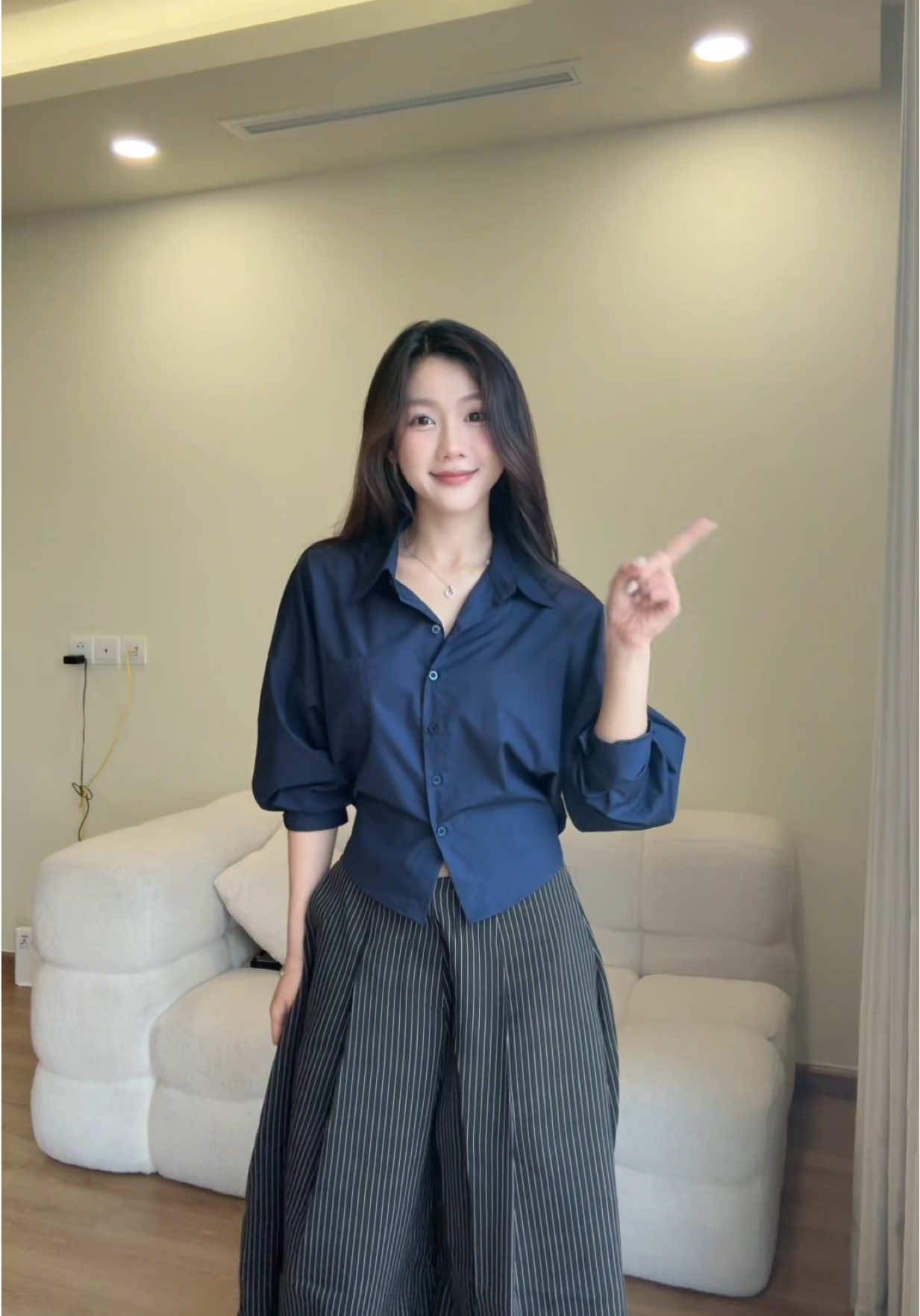 Dã man chiếc áo iu thích ra có màu mới xanh thannn 😭 #homnaymacgi #OOTD #outfitoftheday #outfitideas #mihohouse 