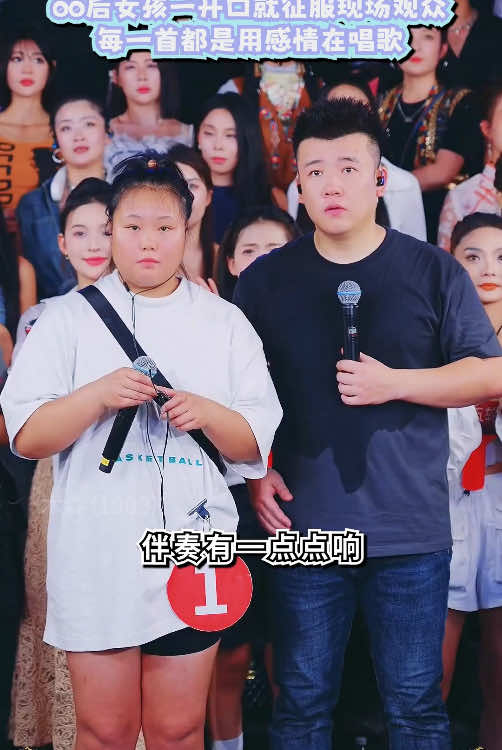 Riverside resident singers sing with emotions in every capital city.#singing #cool #challenge #chinese #华人 #唱歌 #听歌 #listen #挑战 #voice #好声音 #emotion #新加坡#singapore #morning #早上好 