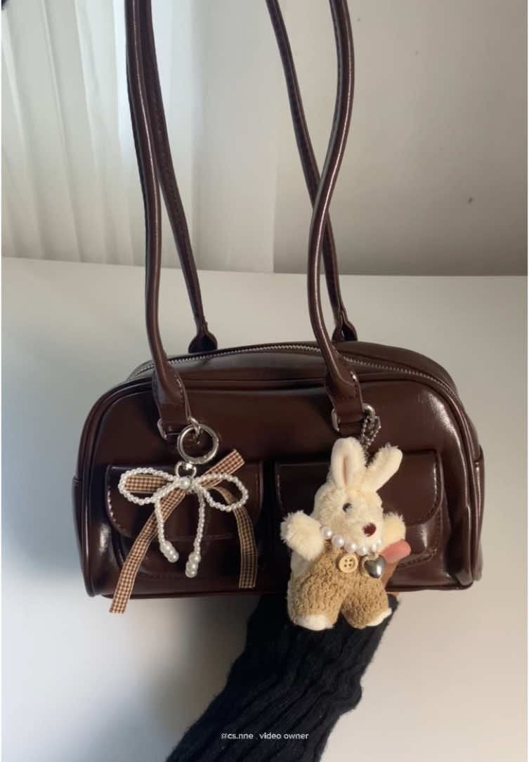 this is ur sign to get this chubby bag 🧸 #bag #chubbybag #shoulderbag #standoil #bowlingbag #brownbag #fyp #trending #viral 