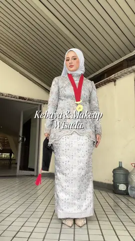 HAHAHA STORY TIME DULUUU mana melet bikin ni baju, beli heels, bahkan makeup aja h-1 lo bayangin???😭😭😭🙏 MANA ADA MANUSIA GT YANG DEMEN MEPET?? well that’s me.🙂‍↕️🙂‍↕️🙂‍↕️🙂‍↕️🙏🏼🙏🏼🙏🏼🙏🏼🙏 anyway, special thanks to @rizkyyfazz dan @IG @Yuliafirstian 🦋 yang sudah mau membantu akuu🤍