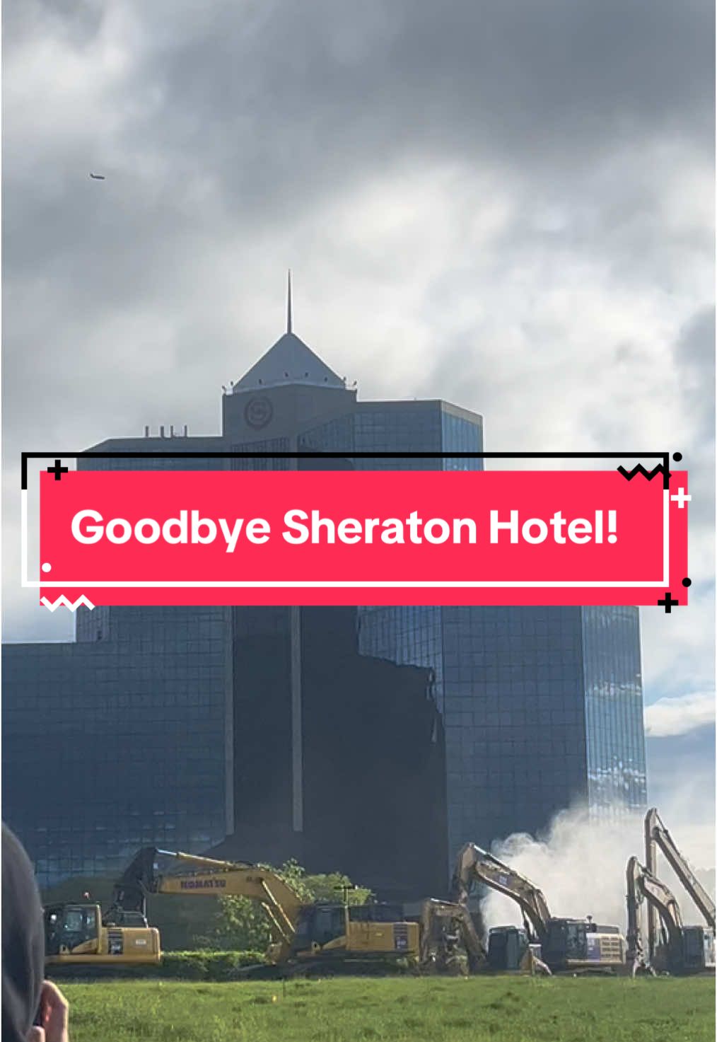 It’s not every day that you see an implosion! 😳 at the Sheraton Hotel in Mahwah, NJ #hotel #implosion #demolition #foryou #bergencounty #fyp #sheratonhotel #sheratonhotels #mahwah #nj #mahwah #route17 #mahwahnj 