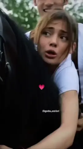 Elle m'a dit...... Je veux que tu m'aimes avec la passion de soixante-dix pères.  ... pour que je sois sûre de ton amour... Je lui ai dit... Je t'aime avec la passion d'un père... qui a soixante-dix ans est stérile.... #Ahmed🖤 #ستورياتي #amor❤ 