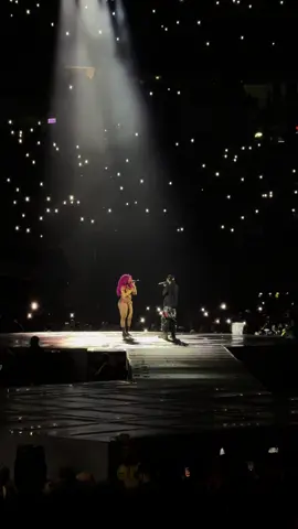 #kendrick and #sza performing love at #metlifestadium #gnxtour2025 #night2 #fyp #gnxtour2025 