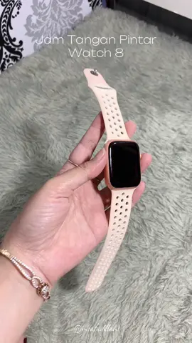 Kalau udah nyala ini cakep banget🥰 belum aku charger kelupaan soalnya jarang dipake😂 gass co dibawah 100rban😭🫶🏻 #jam #jamtanganpintar #jamtangancantik #watch #fyp 