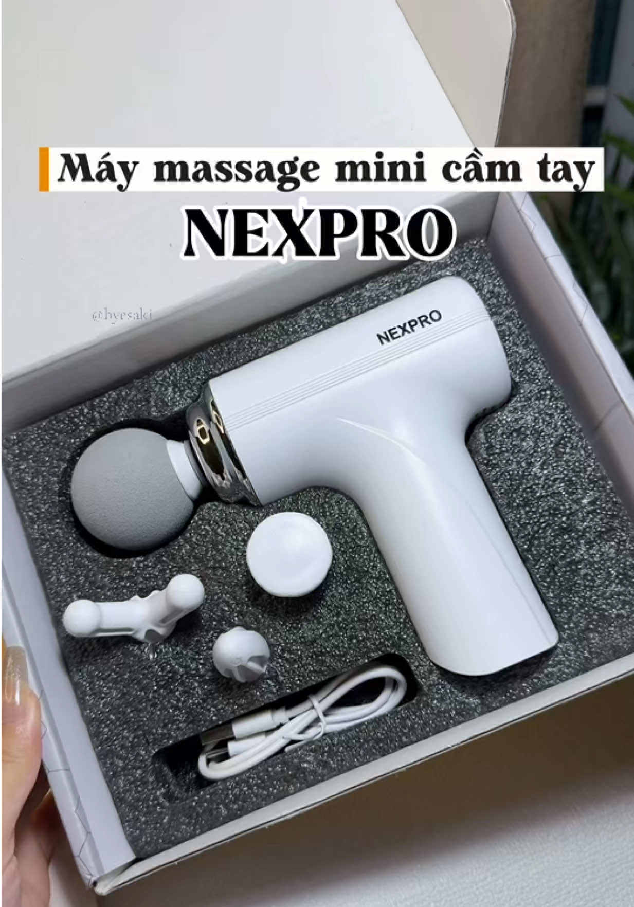 Chăm sóc bản thân và bố mẹ ông bà thật dễ dàng với máy massage mini, nhà nào cũng nên có 1 em ✅ #maymassagecamtay #maymassagemini #massagegun #massagecovaigay #maydamlung #quatangbome #quatangongba #ngaycuabo #ngaycuame  