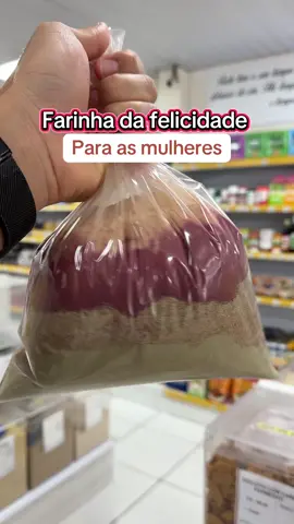 Farinha da Felicidade para Mulheres Um mix 100% natural pensado especialmente para o bem-estar feminino — energia, saúde e beleza em uma única fórmula. ✅Ora-pro-nóbis: fonte vegetal de proteína e rica em ferro, ajuda a fortalecer cabelos e unhas, além de combater a flacidez da pele. ✅Fibra de maçã: auxilia no controle da glicose, colesterol e resistência à insulina, sendo uma aliada na prevenção do diabetes. ✅Psyllium: poderoso regulador intestinal que promove saciedade, ajuda no controle da fome e no equilíbrio hormonal feminino. Maca peruana: melhora a energia, disposição e aumenta a libido da mulher. ✅Farinha de beterraba: rica em antioxidantes, contribui para a saúde intestinal e ajuda a reduzir a pressão arterial. Sugestão de consumo: Dilua 1 colher de chá cheia em 300 ml de água. Tome 30 minutos antes do almoço e outra dose às 17h. #produtosnaturais #farinhadafelicidade 