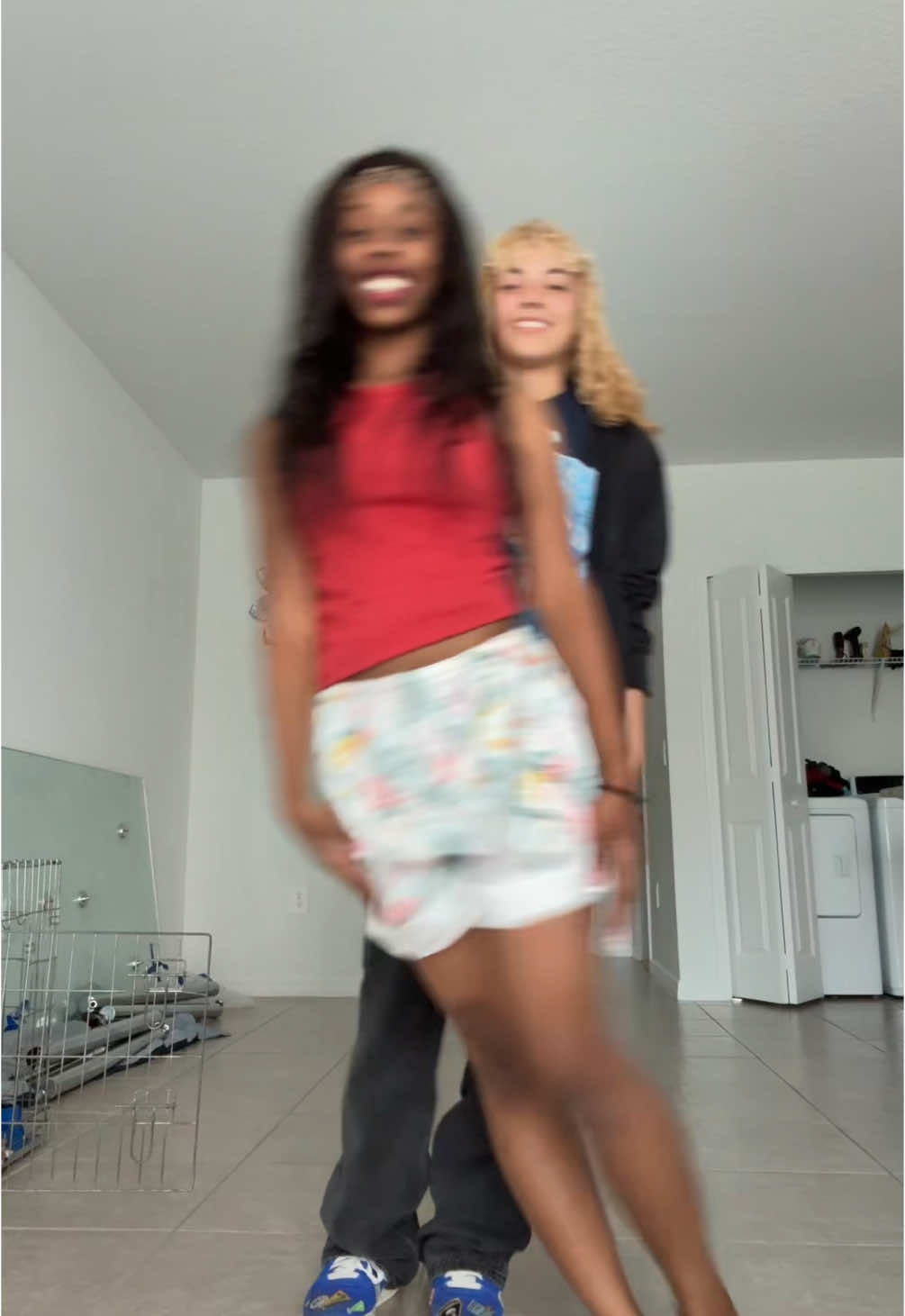 Round n round @Niyla 🌯 #silly #yuh #lol #fun #dance #pretty #gf 