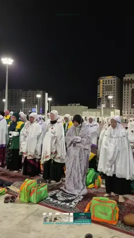 Subhanallah Jamaah Haji 2025 Ibu ibu melaksanakan ibadah shalat tahjjud di halaman Masjid nabawi Kota Suci madinah bersama KBIH AL-RAHMAH pada kloter 12 #makamnabimuhhamad #haji2025 #madina #haji2025🤲🏻🕋 #masjidnabawi #kbihalrahmah #kloter12 