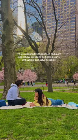 a lil glimpse to our spontaneous therapy session and Central Park #selfawareness #therapy #MentalHealth #friendship 