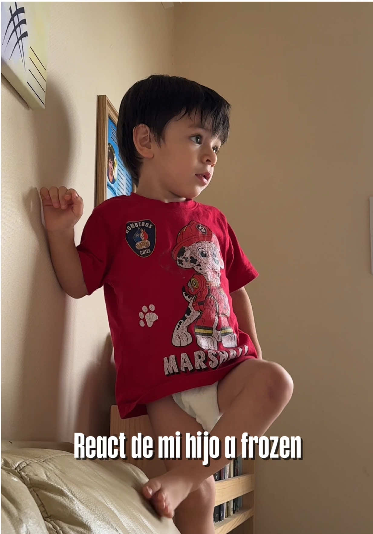 Igual duró caleta 🤣 le dio una oportunidad al menos! Que manera de reírme jajajajaj te amo agustin!!!!! . #react #frozen #disney #movies #hijos #niños #maternidad #cars #rayomcqueen #boy #toddler #toddlerlife #family #familia 