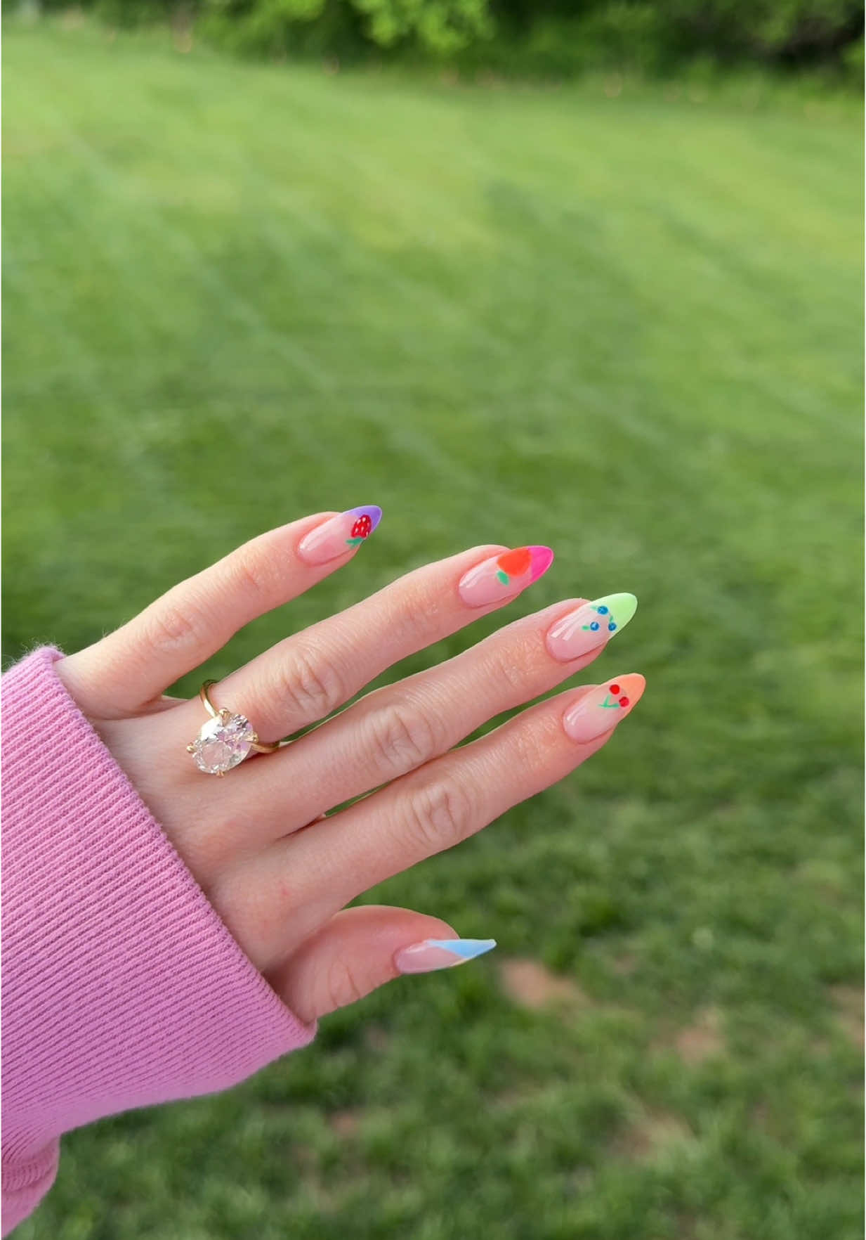 really impressed myself with these 🍓🫐🍊🍒🍋 #fyp #nailvlog #nailsathome #fruitnails #summernails #springnails #almondnails #gelx #Vlog 