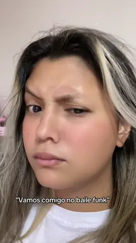 Olha bem pra minha cara vê se eu tenho cara de quem vai pra baile  #fyp #kpop #btsarmy #bts #3D #skz #straykids #memestiktok 