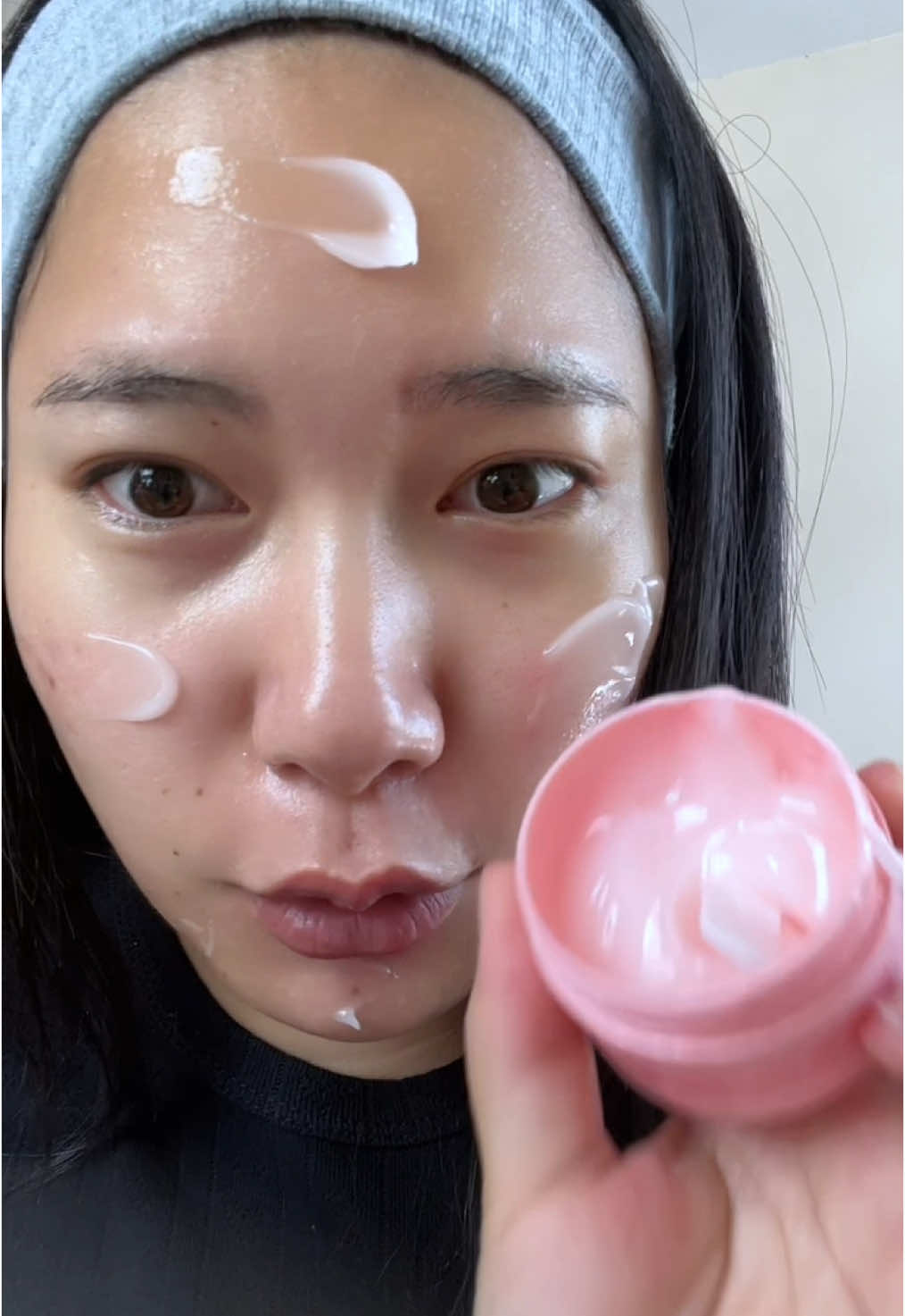 นอนได้แบบสบายใจ ตื่นมาหน้าใสเวอร์  #tiktokรีวิว #รีวิวบิวตี้ #glad2glowth #TikTokบิวตี้ #ดูแลตัวเอง #รีวิวสกินแคร์ 
