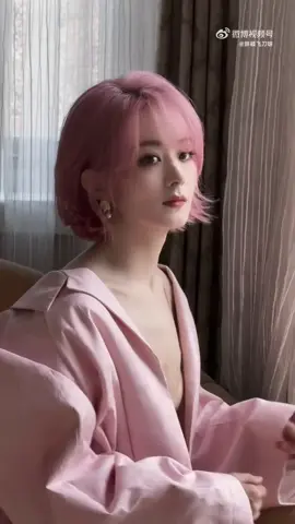 Sao tui mê cái vibe tóc Hồng này quá 😚😍#trieuledinh #zhaoliying #赵丽颖 #gr_dinhbao🐻 #gr_dht🌸 #queenliyingzhaozy👑 #🥀gia_đình_hoa_ngữ🥀 #zly🔮 #zly🔮_gr_dinhbao🐻_gr_dht🌸 #gia_đình_dht_vạn_dân #hậu_cung_thẩm_ly🌸 #xhtiktok 