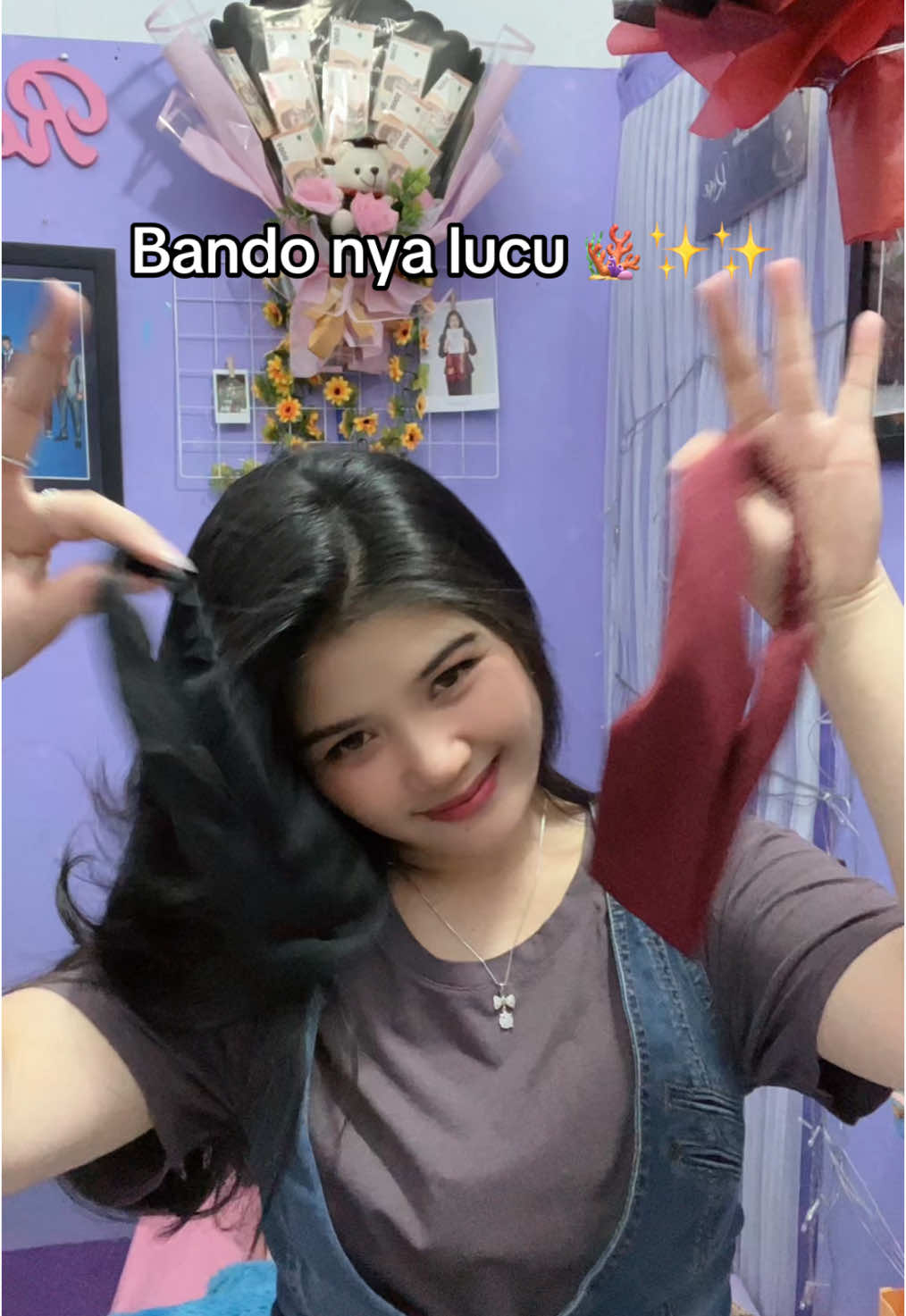 Lucu banget kan  Bandonya cocok banget di pake buat semua outfit 