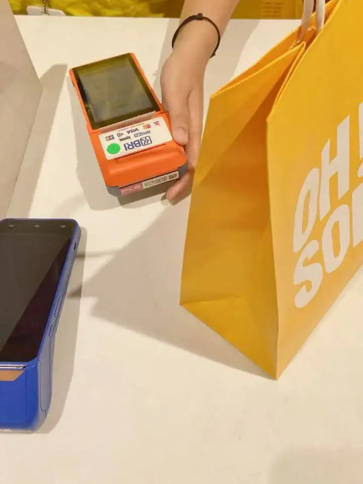 Bukan bos tapi berani boros 😂 Obat tenang tanpa dosis Shoping 😂 ambil aja bisa buat prank story biar dikira banyak duit lagi shoping 😂 #fypシ #prankstorywa #storywa #prankstatuswhattsap #prankstatuswa #fypage #fypシ゚viral🖤tiktok #fyp #fypシ゚ #prankstatus #fyppppppppppppppppppppppp #salingsuportyuuuk🙏🤗🥰 